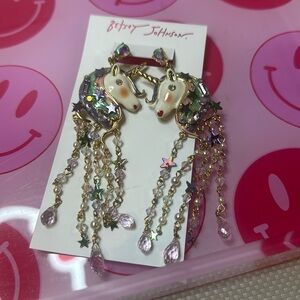NWT! BETSEY JOHNSON UNICORN 🦄 3D SPARKLE HANGING EARRINGS nwt